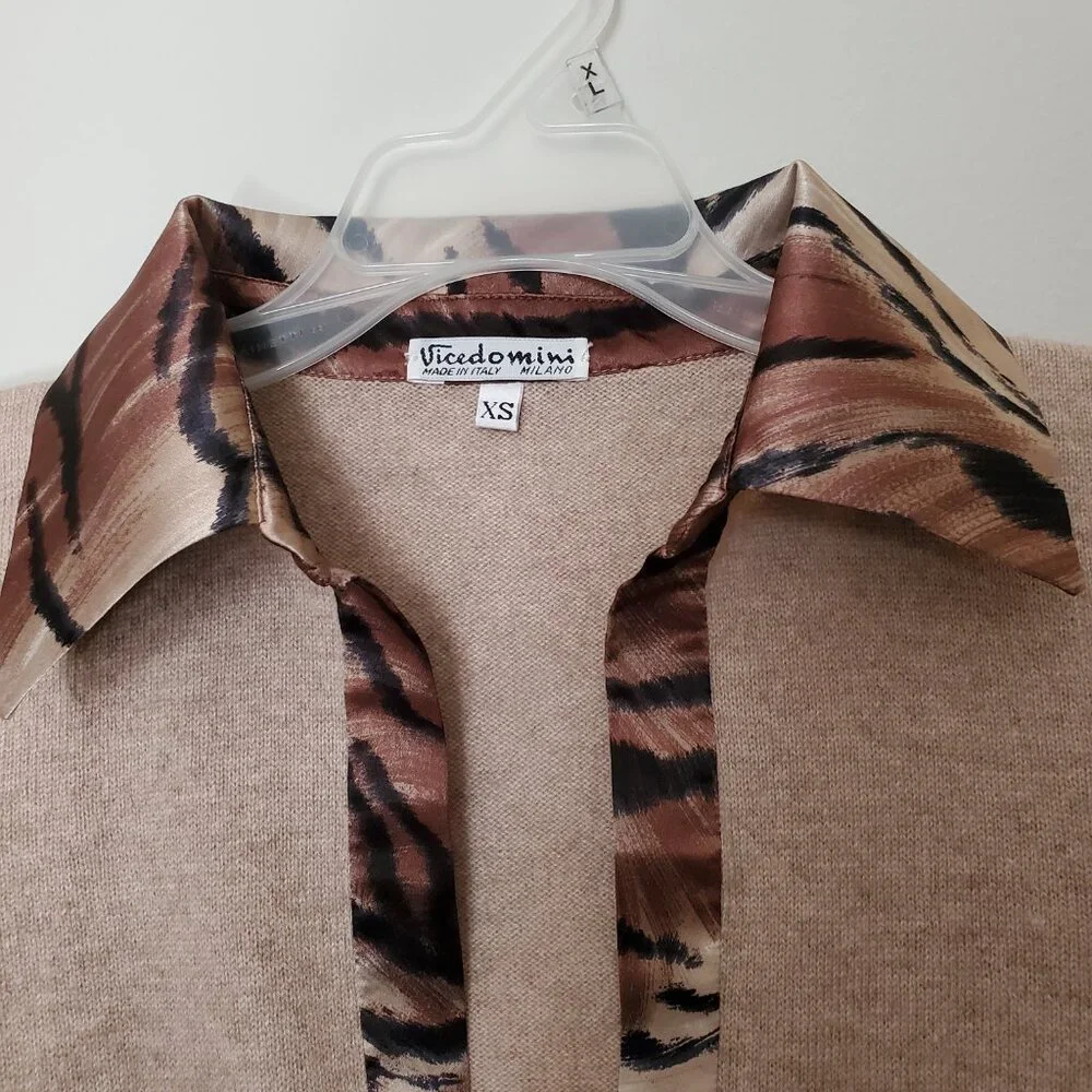 NEW Vicedomini Cashmere Sweater XS Tan Animal Print Collar V-Neck